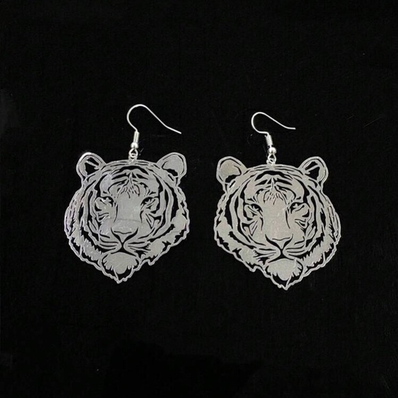Jewelry - Silver Tiger Earrings